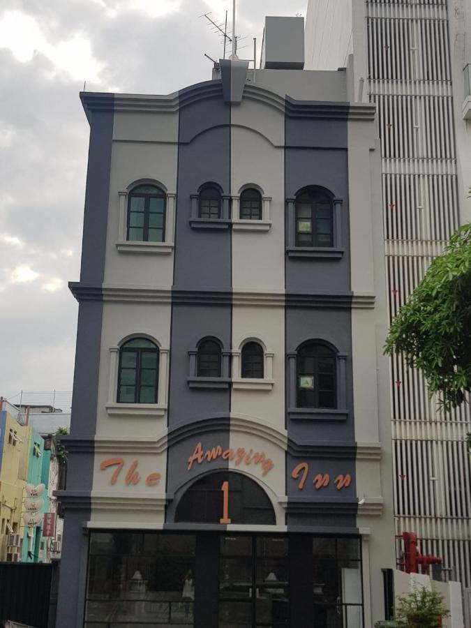The Amazing Inn Singapore Bagian luar foto